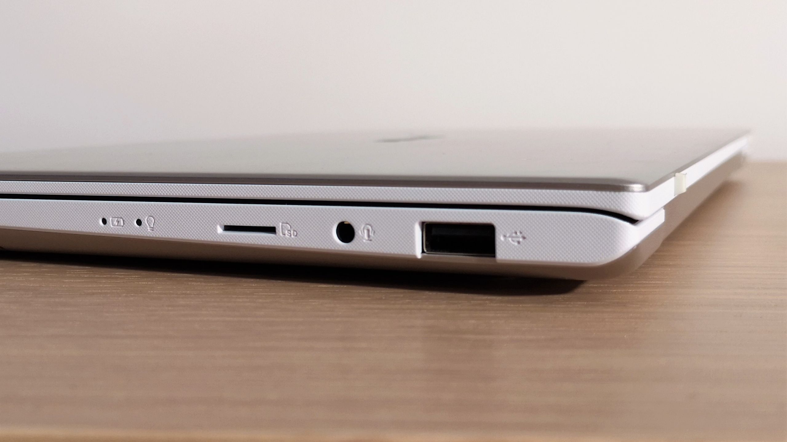 ASUS VivoBook S13 – test pierwszego laptopa z ekranem NanoEdge 4