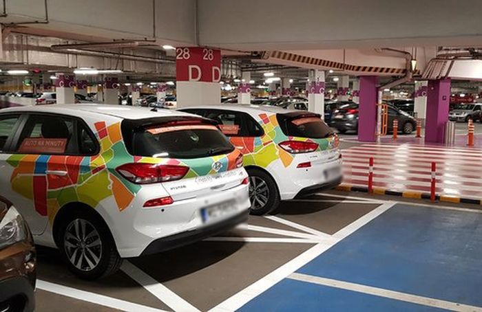 Własny samochód niepotrzebny. Zakupy można załadować do wypożyczonego