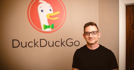 Wyszukiwarka DuckDuckGo rośnie w siłę – coraz więcej osób docenia prywatność w sieci