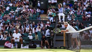Niepokój na Wimbledonie. Mecz został przerwany