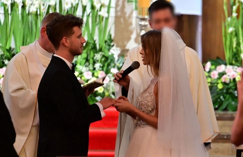 Joanna Opozda i Antek Królikowski wymieniają przysięgi małżeńskie