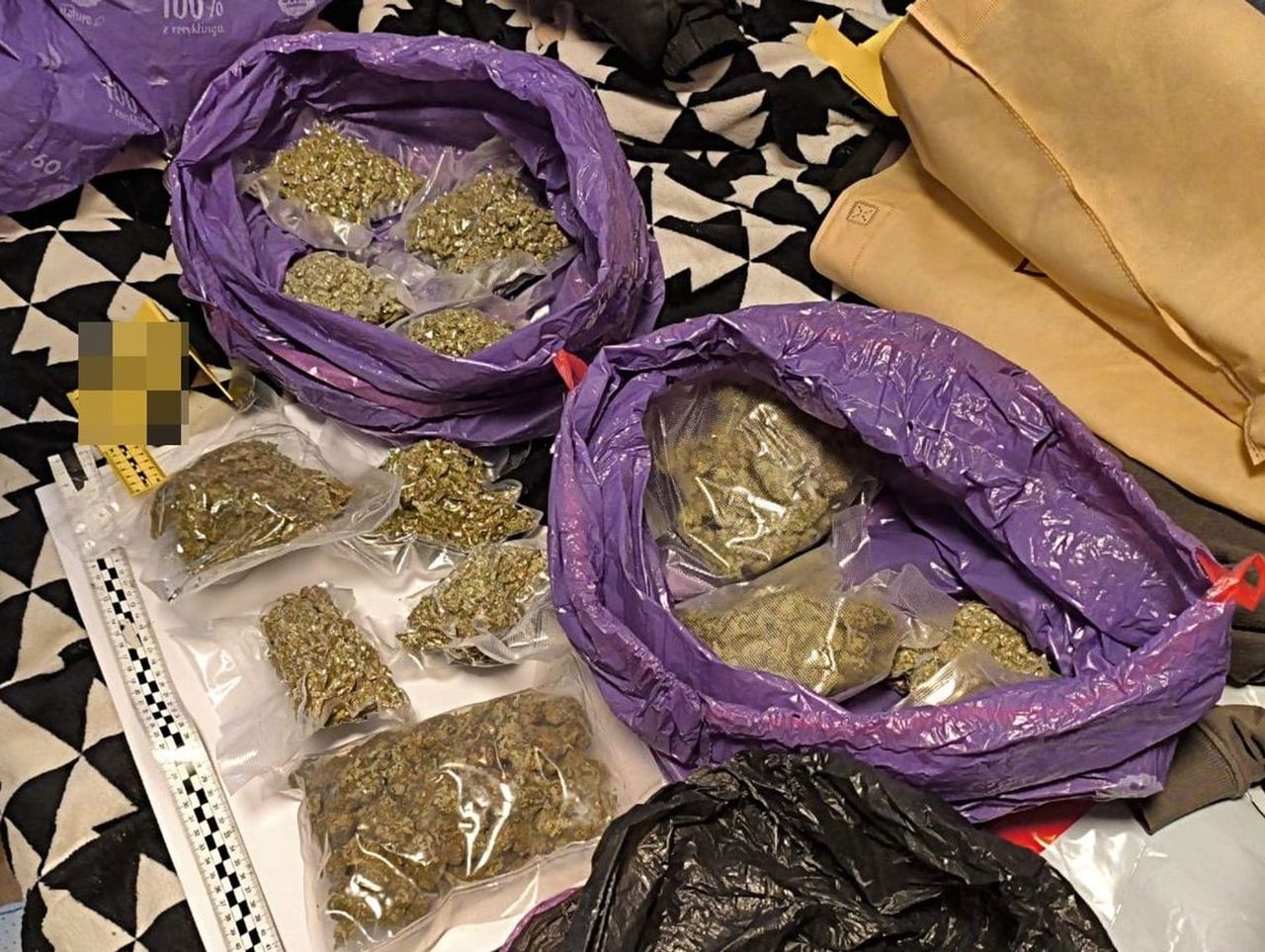 Lublin: 17-latek miał ponad trzy kilogramy narkotyków. Rozprowadzał je w środowisku kibiców