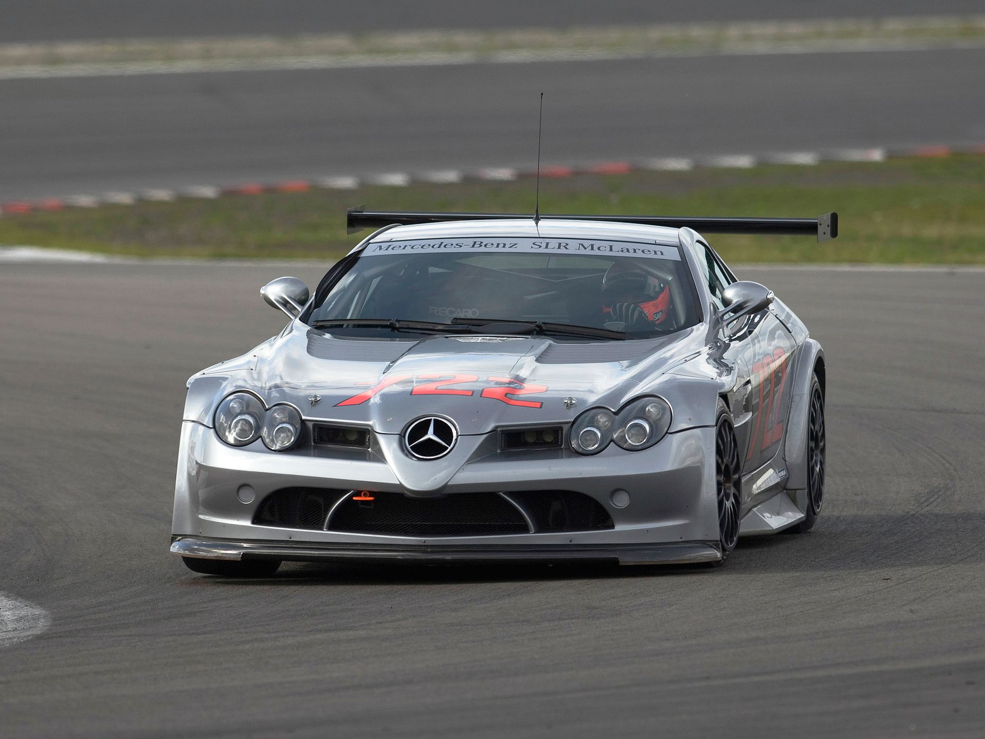 Pokolenie wcześniej: Mercedes-Benz SLR McLaren 36