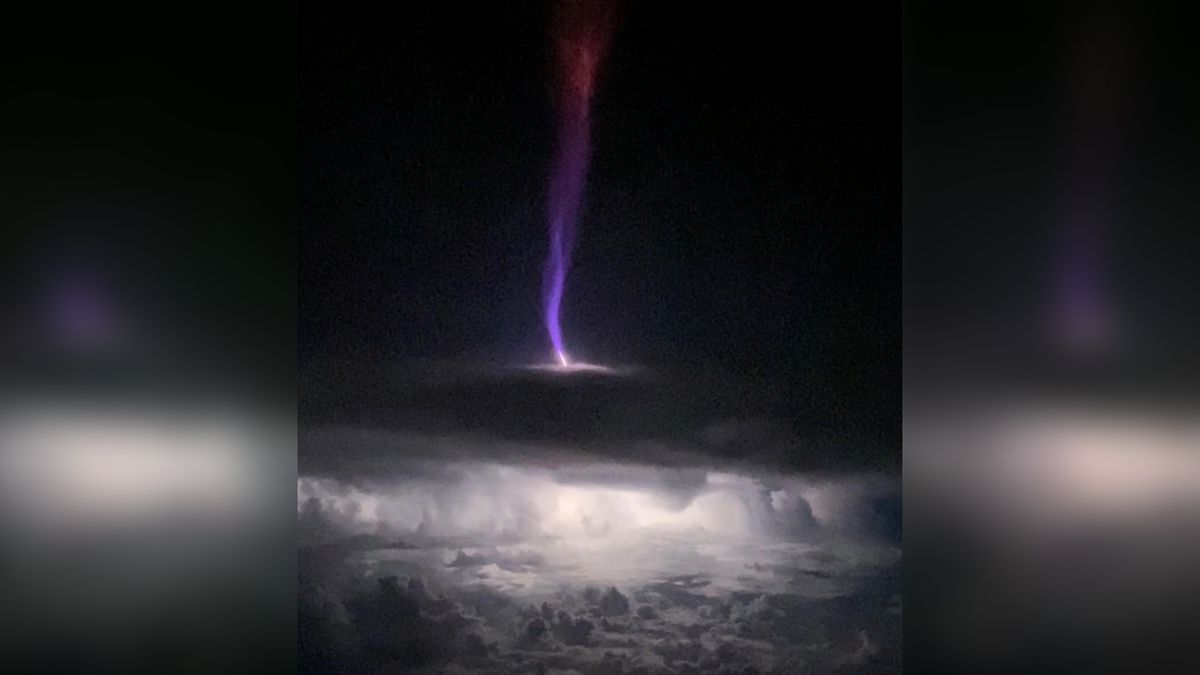 Wyładowania w górnej części atmosfery wyglądają przerażająco.