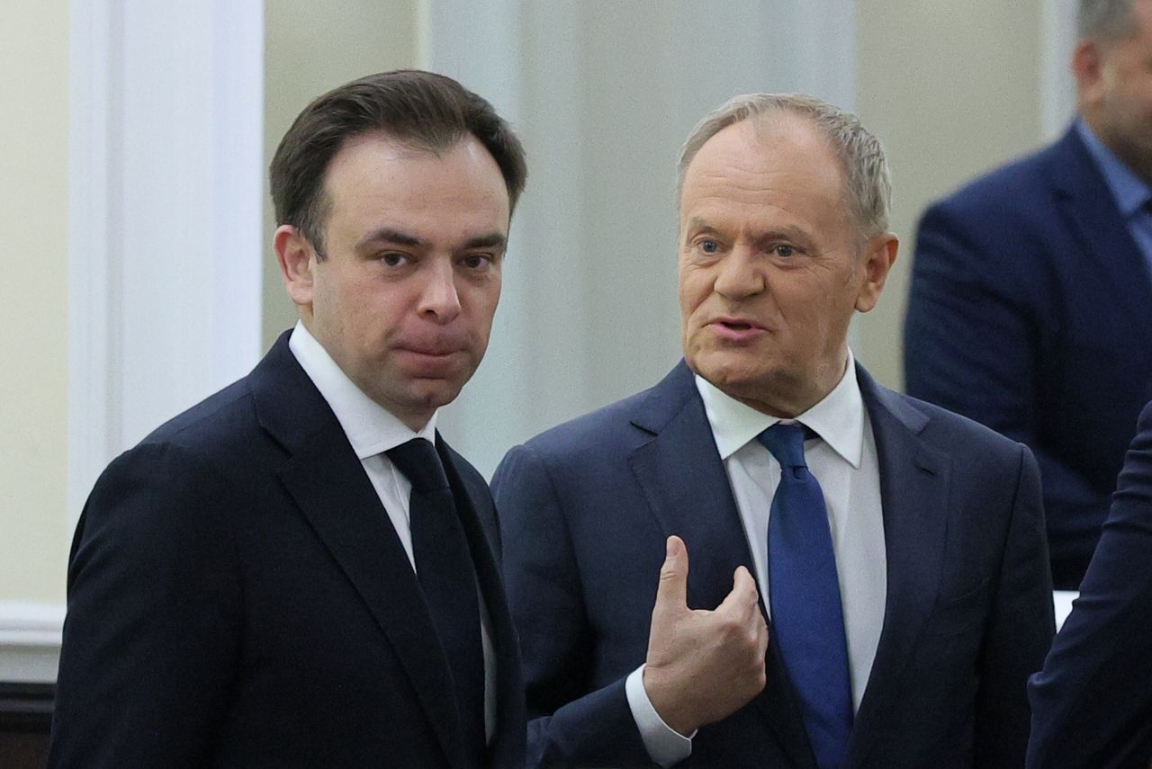 Powrót do cen paliw bez rządowej osłony. Domański: stopniowy