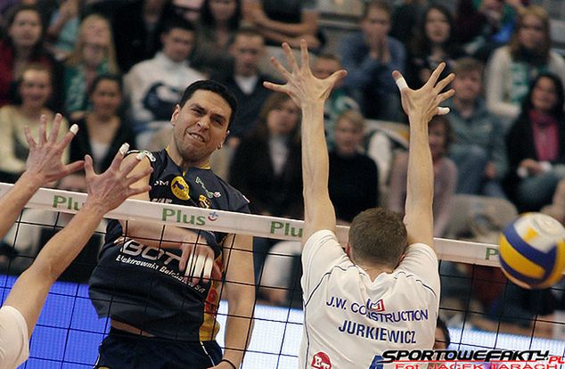 W ćwierćfinale play-off sezonu 2006/2007, BOT Skra Bełchatów wyeliminowała JW Construction AZS Politechnikę Warszawską