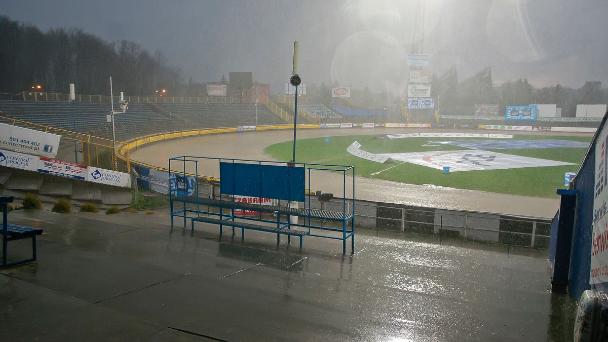 Zdjęcie okładkowe artykułu: WP SportoweFakty / Tomasz Madejski / Na zdjęciu: stadion Unii Tarnów