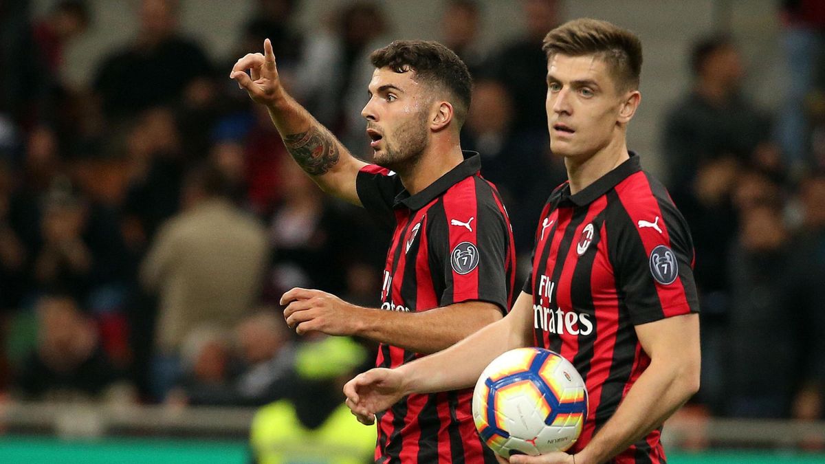 PAP/EPA / MATTEO BAZZI / Na zdjęciu: Patrick Cutrone (z lewej) oraz Krzysztof Piątek (z prawej)