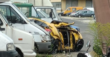 Wypadek tuningowanym samochodem. Kiedy wyższa moc może się stać kulą u nogi
