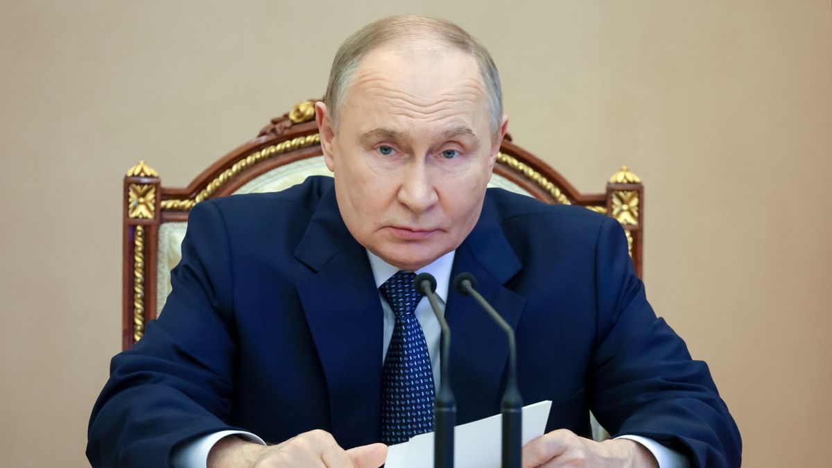 Russian President Vladimir Putin chairs a meeting on the key points of the state armament program for 2027-2036 at the Kremlin, in Moscow, Russia, 11 June 2025. Special attention in the new state arms program should be given to the nuclear triad, said Vladimir Putin. EPA/VYACHESLAV PROKOFYEV/SPUTNIK/KREMLIN POOL MANDATORY CREDIT Dostawca: PAP/EPA.