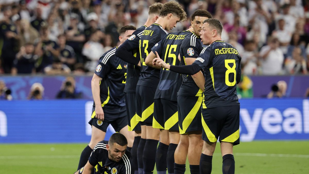 PAP/EPA / RONALD WITTEK / Na zdjęciu: reprezentacja Szkocji