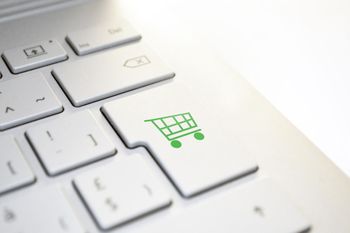 Mieszkanka Wronek padła ofiarą oszusta internetowego. 25-latek usłyszał zarzuty