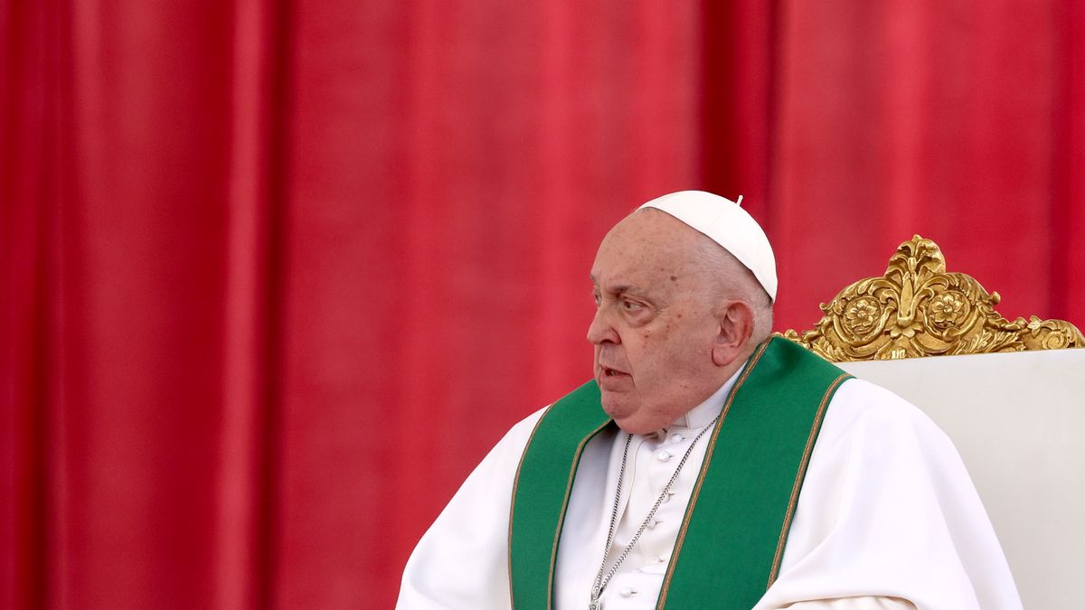 W jakim stanie jest papież Franciszek? 