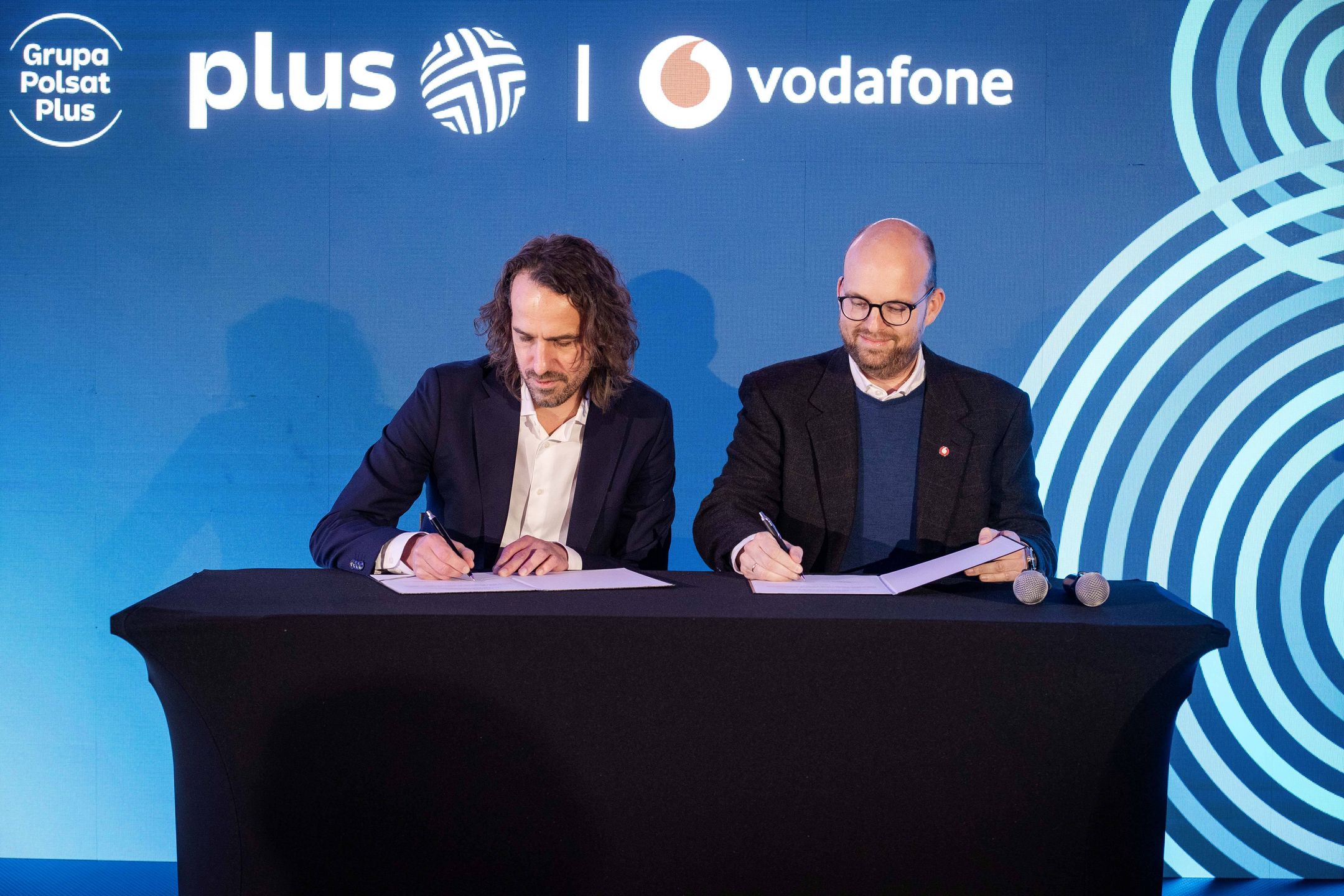 Grupa Polsat Plus zawarła umowę o partnerstwie z Grupą Vodafone