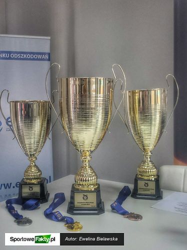 Puchary wraz z medalami dla zwycięzców finału IMP