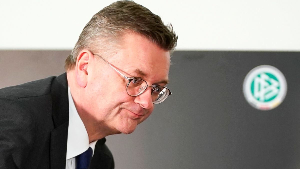 PAP/EPA / RONALD WITTEK / Na zdjęciu: Reinhard Grindel