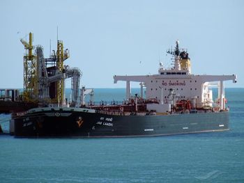 Francja kontra flota cieni. Przechwycili tankowiec Deliver