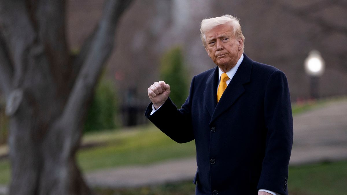 US President Donald Trump walks on the South Lawn of the White House before boarding Marine One in Washington, DC, US, on Friday, March 7, 2025. Trump kept up the pressure on Ukraine to move ahead with a peace deal as signals emerged that the Kremlin would be willing to accept a temporary truce under certain conditions. Photographer: Chris Kleponis/CNP/Bloomberg via Getty Images
