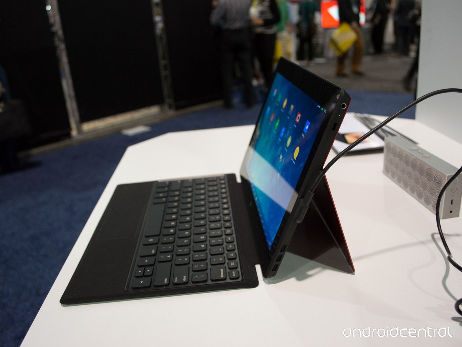 Jide Ultra Remix to tablet z Androidem wyglądający jak Surface Pro 3 3