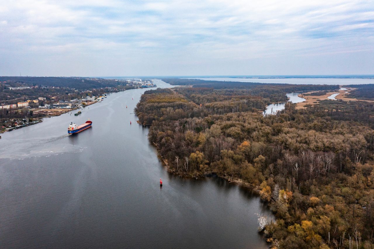 Szczecin: Wstrzymana żegluga na odcinku Odry z powodu Żagli 2025