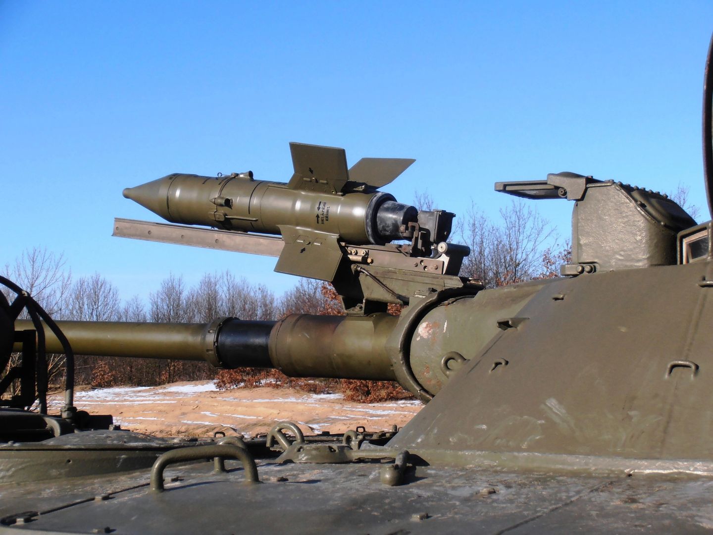 Przeciwpancerny pocisk kierowany 9M14 Malutka na wieży BMP-1