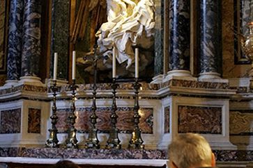 Mistrzowska rzeźba zagrożona - w kaplicy pęka sufit