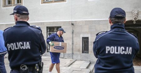 Spada liczba funkcjonariuszy na zwolnieniach lekarskich