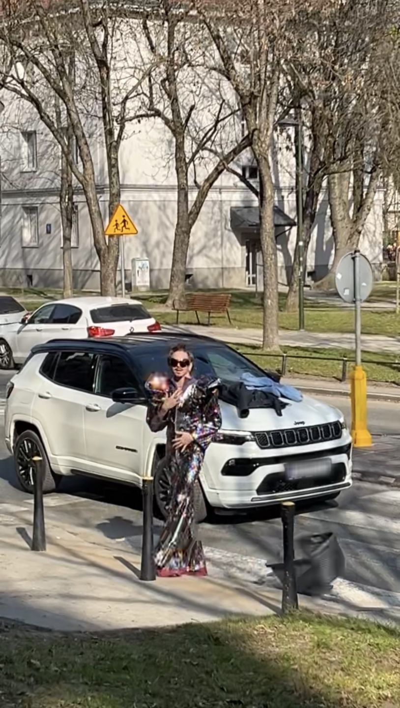Michał Szpak w drodze do pralni