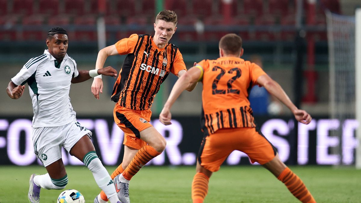 PAP / Łukasz Gągulski / Na zdjęciu: piłkarze Szachtara Donieck podczas meczu