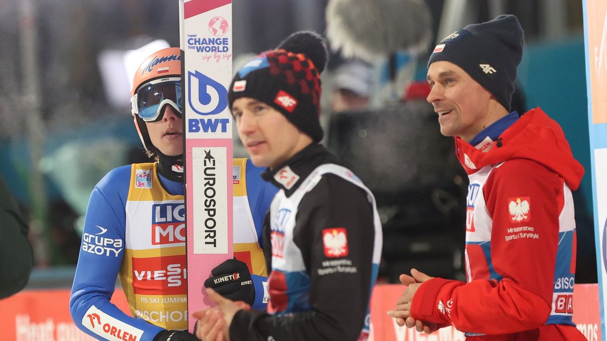 Od lewej Dawid Kubacki, Kamil Stoch i Piotr Żyła