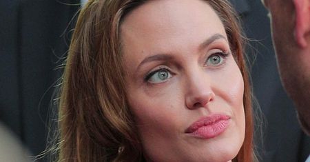 Angelina przejdzie kolejną operację piersi?