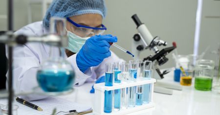 Pierwsze potwierdzone zakażenie HIV podczas zabiegu kosmetycznego