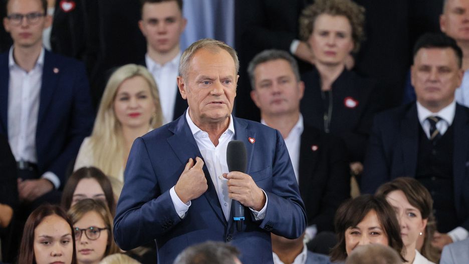 Donald Tusk
Warszawa, 12.10.2024. Premier Donald Tusk (C) przemawia podczas konwencji Koalicji Obywatelskiej w Hali Sportowej OSIR w Warszawie, 12 bm. Podczas po��czonego  z Rad� Krajow� PO wydarzenia premier Donald Tusk ma og�osi� wieloletni� strategi� migracyjn� Polski.  (jm) PAP/Pawe� Supernak
Pawe� Supernak
Platforma Obywatelska, PO, politycy, polityka, Rada Krajowa