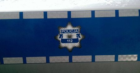 Adamów: Podczas kontroli drogowej zwyzywał policjantów, a jednego z nich ugryzł w rękę