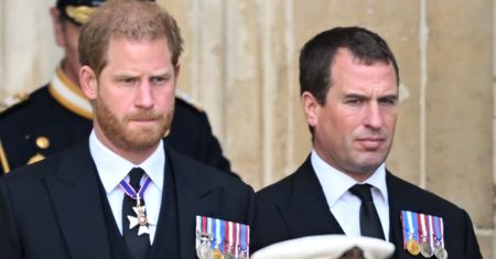 Kim jest Peter Phillips? To on szedł za trumną królowej Elżbiety II ramię w ramię z księciem Harrym