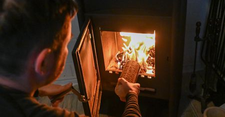 UE uderza w posiadaczy pieców gazowych. PiS: będą eksmisje