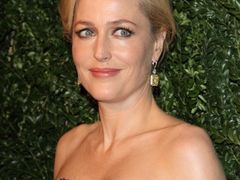 Gillian Anderson - im starsza, tym piękniejsza