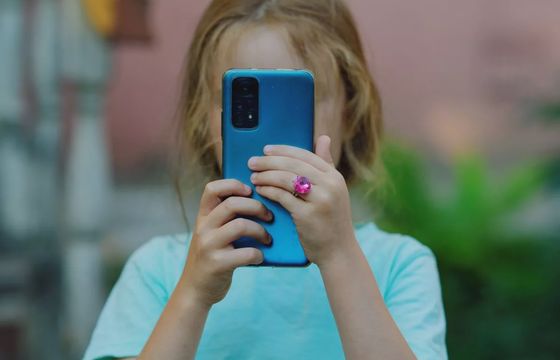 Dziś Dzień bez Telefonu Komórkowego. Czy Polacy uzależniają się od smartfonów?