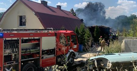 Poważny pożar na obrzeżach Lublina. Dym był widoczny z wielu kilometrów, trudna akcja gaśnicza