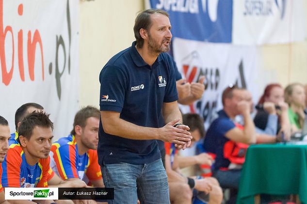 Trener Jagielski poprowadził swoją drużynę do bezcennego zwycięstwa w Głogowie