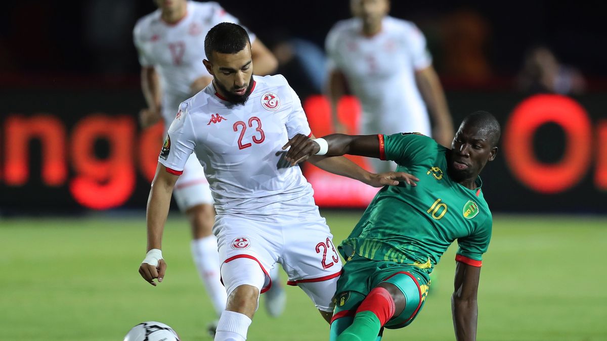 PAP/EPA / GAVIN BARKER / Na zdjęciu: Sliti Naim (z lewej) i Adama Ba (z prawej)