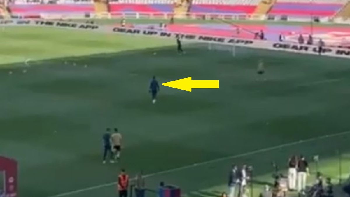 Twitter / kuczer13 / Na zdjęciu: Wojciech Szczęsny na rozgrzewce