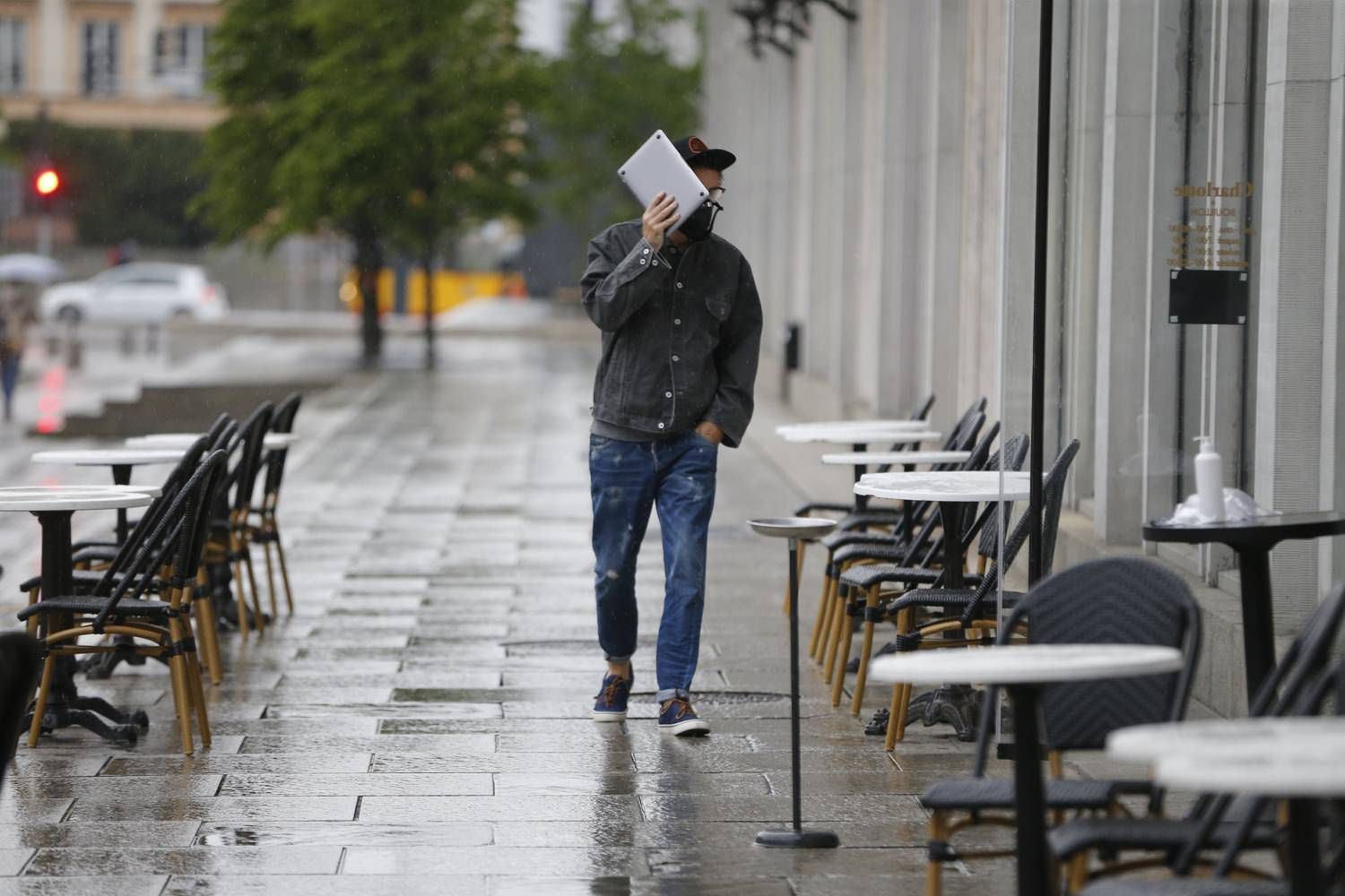 Kuba Wojewódzki w drodze do pracy