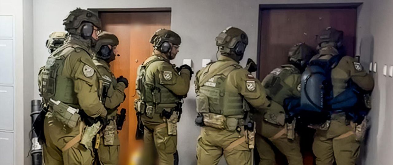 Mafia pseudokibiców rozbita? 14 kolejnych osób zatrzymanych. Służby uderzają w brutalne gangi