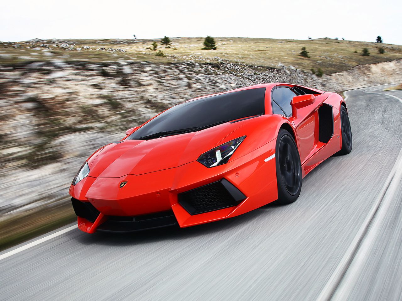 Lamborghini Aventador to świetna alternatywa dla klasycznego kontrolera.