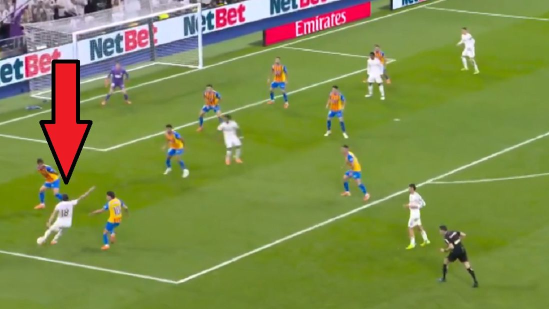 Twitter / Screen / Canal+Sport / Na zdjęciu: Alvaro Carreras strzelił fantastycznego gola w meczu z Valencią