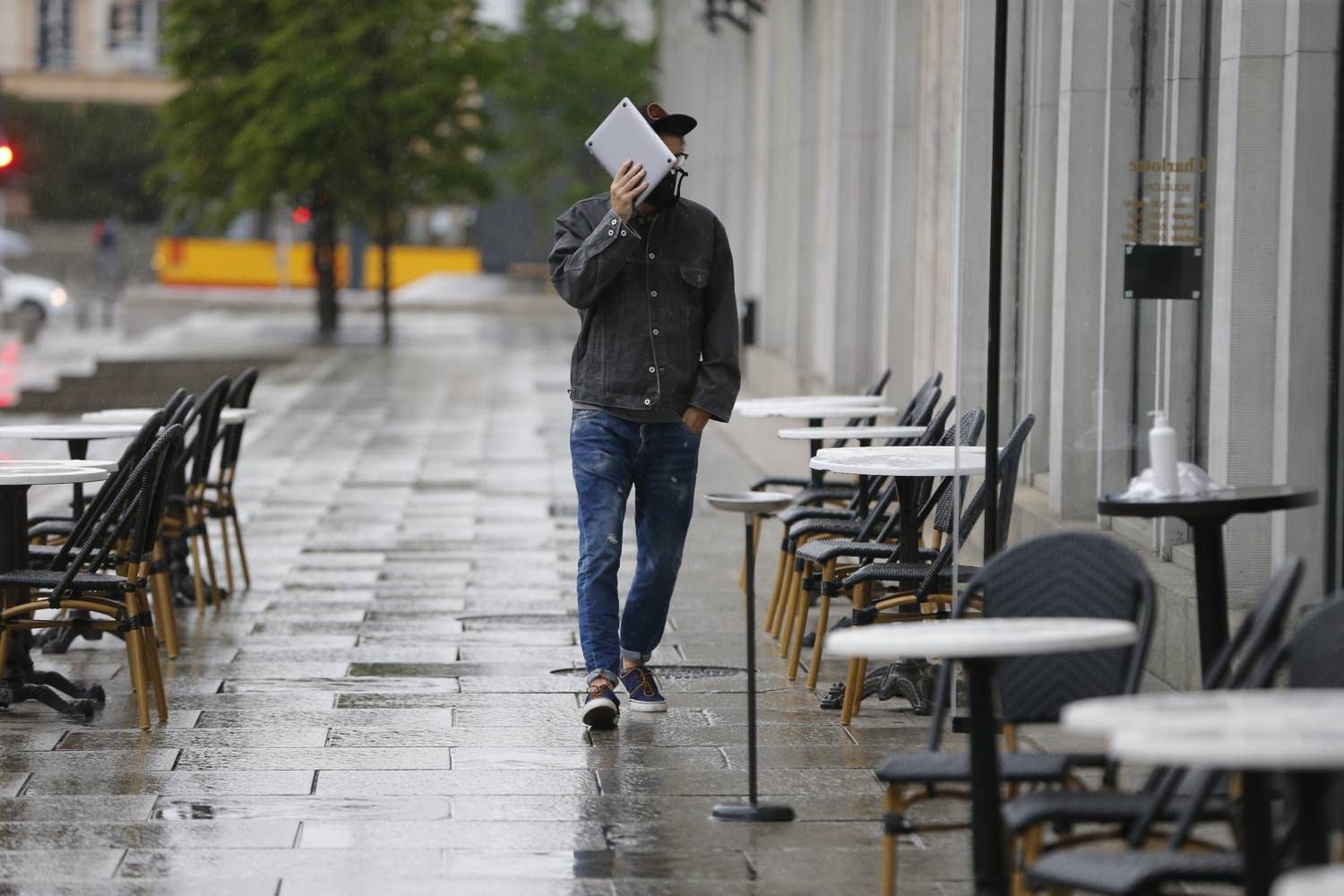 Kuba Wojewódzki w drodze do pracy