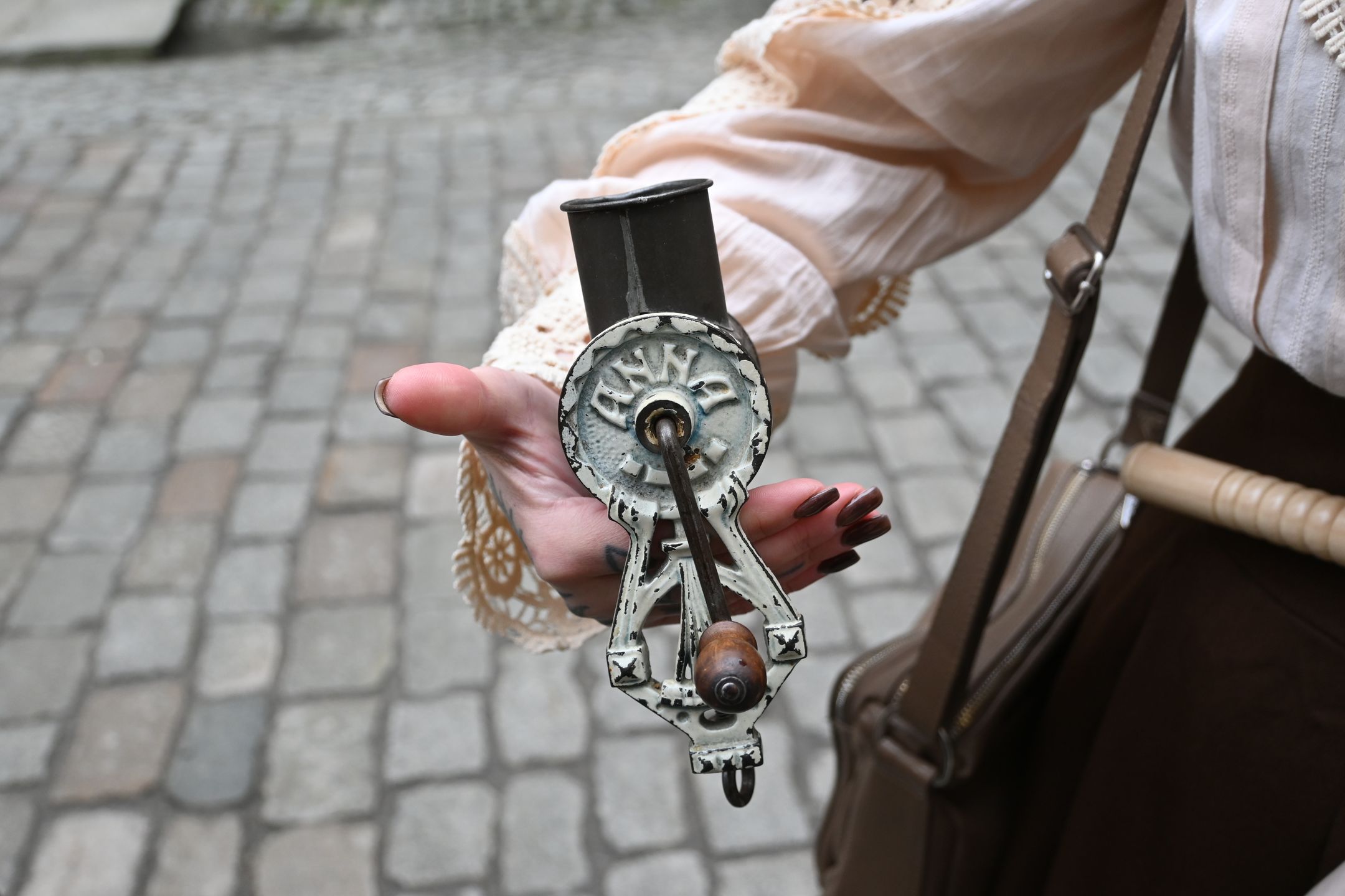 Maszynka do mielenia migdałów