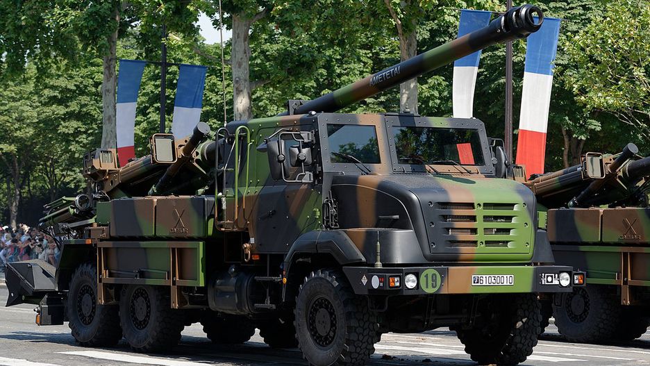CAESAR - francuska samobieżna haubicoarmata kalibru 155 mm - zdjęcie ilustracyjne