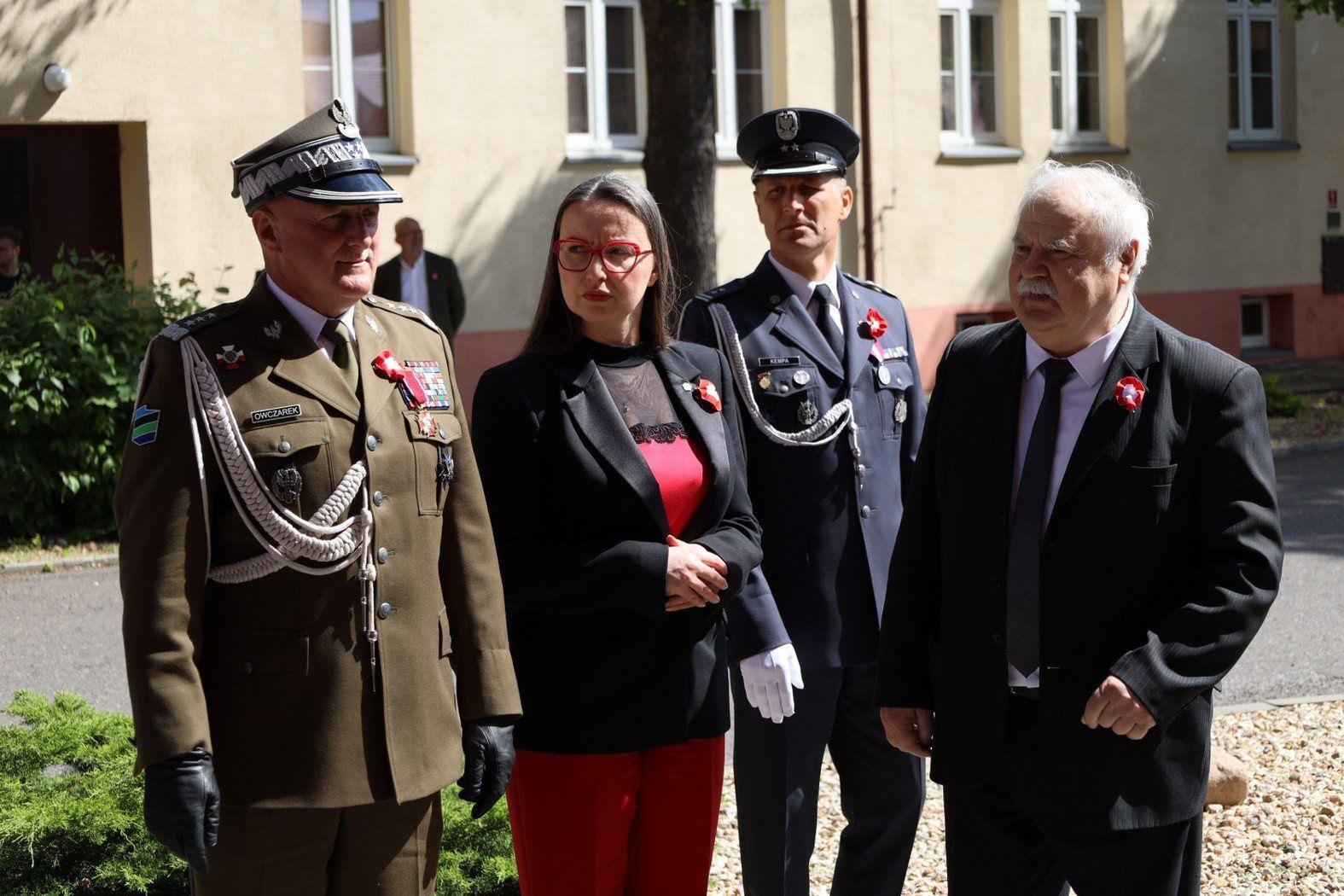 Generał Sławomir Owczarek z awansem na stopień generała broni. Swoją zawodową służbę w Wojsku Polskim rozpoczął w 1987 roku w Pleszewie. Z tej okazji gratulacje złożyli mu przedstawiciele CKiW OHP Pleszew